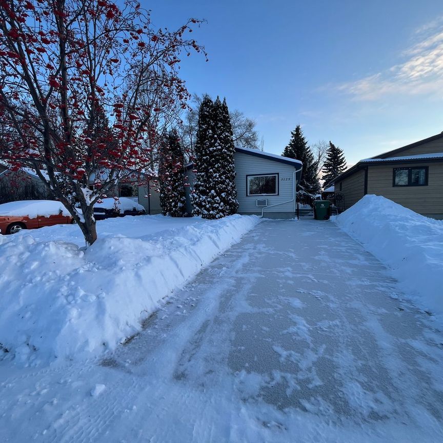 4 Bedroom House In Massey Place - Photo 1