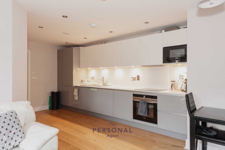 Acer House, Epsom - Photo 2