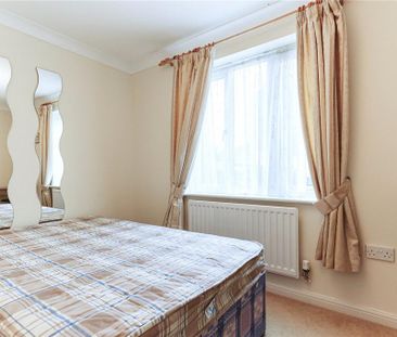 4 bedroom semi-detached house to rent - Photo 6