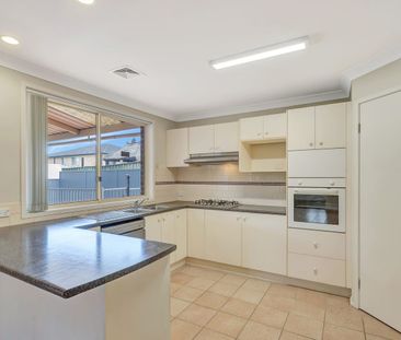 Spacious Family Living with Private Swimming Pool - Photo 3
