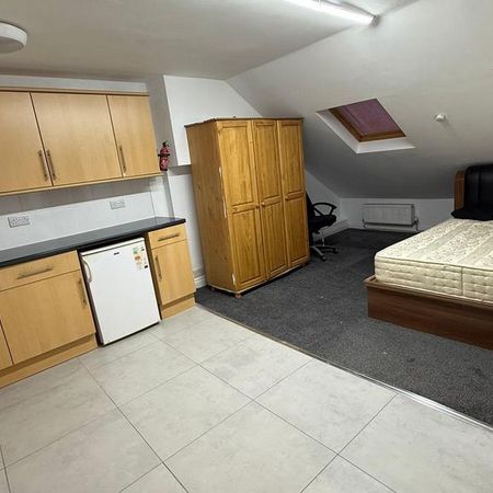 Studio to rent - Photo 3