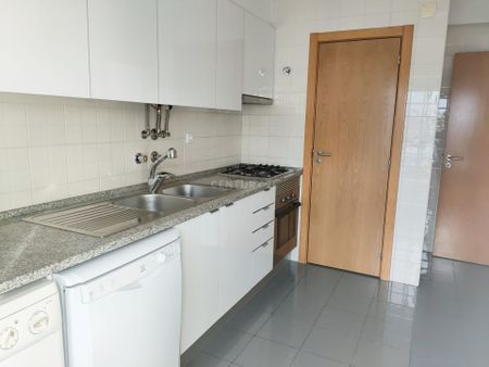 Apartamento T1 com varanda | Olivais | ARRENDAR - Photo 4