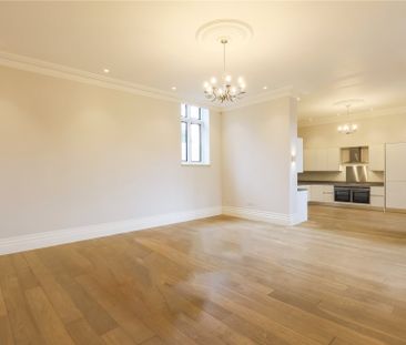 3 Bedroom Maisonette to Rent - Photo 2