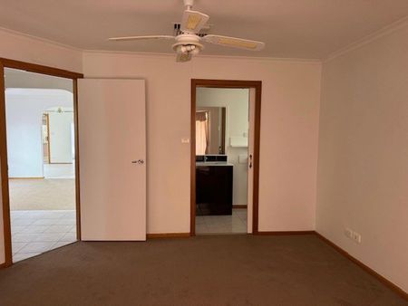 3 BEDROOM HOME + STUDY - Photo 5
