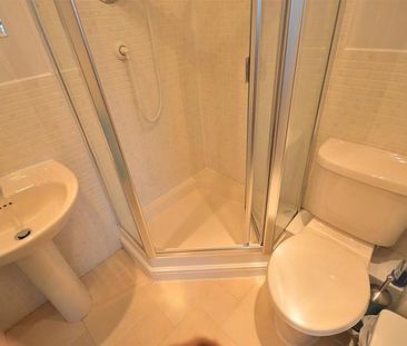 4 Bedroom Terraced To Let - Photo 5