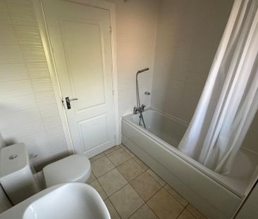 4 bedroom detached house to rent - Photo 6