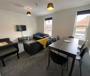 8 bedroom flat to rent - Photo 2