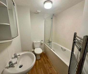 2 bedroom flat to rent - Photo 5