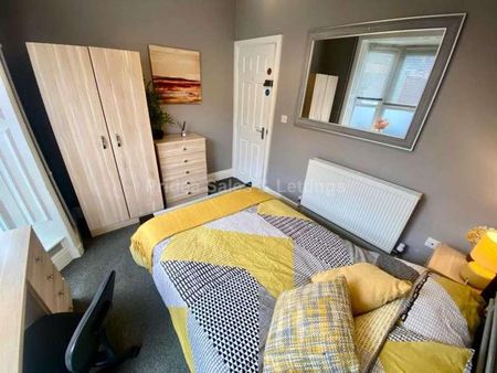 Cranwell Street, LN5 - Photo 2