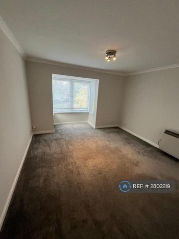 2 bedroom flat to rent - Photo 2