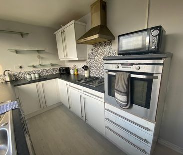 2 bedroom apartment to rent - Photo 4