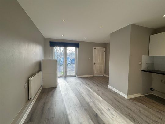 Sandy Hill Road, London SE18 - Photo 1