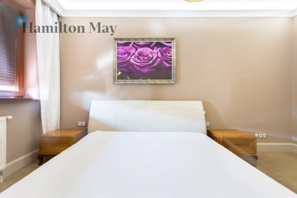 Ołtaszyn: Odświeżone mieszkanie 54m² z balkonem, garderobą i miejscem postojowym - Photo 1