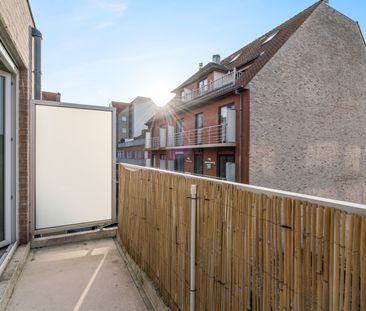 Volledig instapklaar, hedendaags en zeer stijlvol gemeubeld appartement met 2 slaapkamers - Photo 5