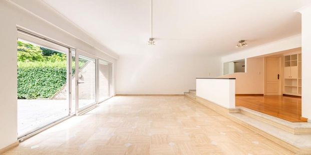 Appartement te huur in Ukkel voor € 3.400 met 4 slaapkamers - Foto 1