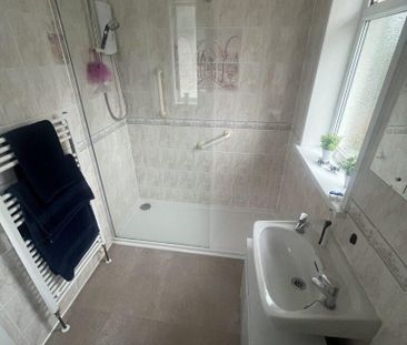 2 bedroom semi-detached house to rent - Photo 6