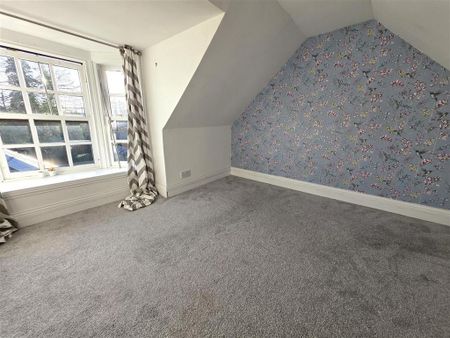 3 bedroom flat to rent - Photo 2