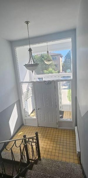 5.1/2 chomedey laval - Photo 2