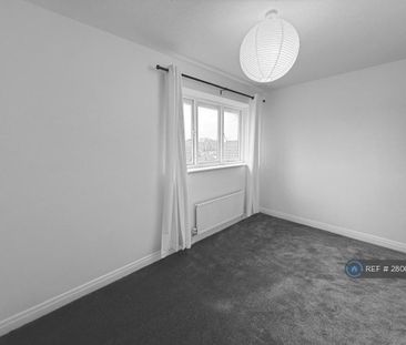 2 bedroom semi-detached house to rent - Photo 3