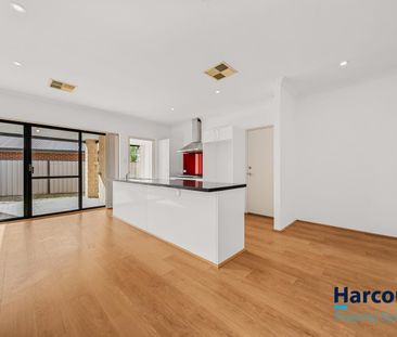 Light, Bright & Perfectly Positioned! - Photo 1