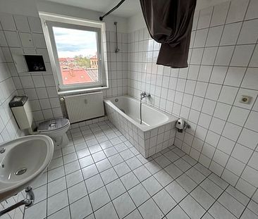 GerÃ¤umige 2- Zimmerwohnung mit Balkon und Wannenbad zu vermieten - Photo 1