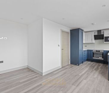 High Street, Horley, RH6 - Photo 6