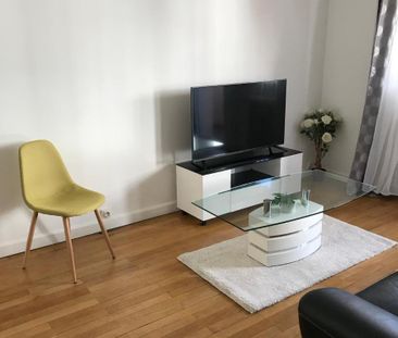 Location Appartement 3 pièces 54m² LYON 6ème - Photo 2