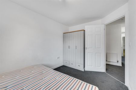 House To Let - Photo 5