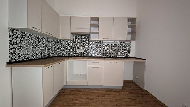 Pronájem bytu 2+1 64 m² - Photo 1