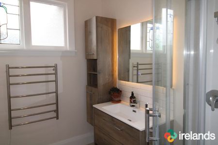 Peaceful Family Retreat in Woolston - Photo 4