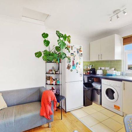 Stunning Apartment - Photo 3