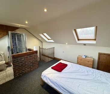 4 bedroom semi-detached house to rent - Photo 3