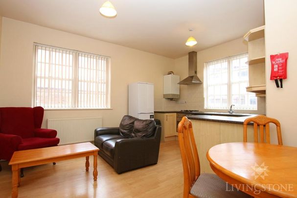 2 bedroom ground floor flat to rent - Photo 1