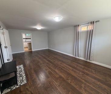 For Lease - 73 Roxborough Road Unit# Lower, Newmarket, Ontario - Photo 1