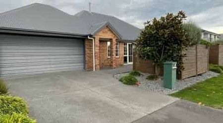 Low Maintenance & Great Location - Photo 4