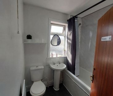 Room in a Shared House, Church Lane, CV2 - Photo 3
