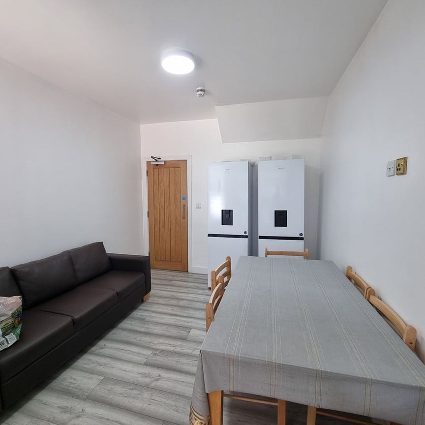 Room in a Shared House, Palmerston Road, N22 - Photo 1