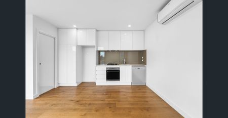 Spacious, Stylish & Ideally Positioned - Photo 3