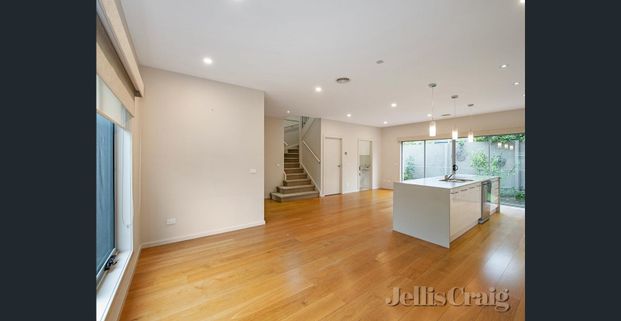 IMPRESSIVE TOWNHOUSE IN THE IDEAL LOCATION - Photo 1