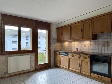 Joli appartement de 4 1/2 pièces dans un quartier verdoyant - Photo 3