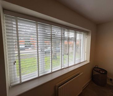 Orchard House, Lambourne Way, Tongham, Surrey, GU10 - Photo 3