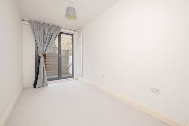 Third Cross Road, Twickenham, Middlesex, UK, TW2 - Photo 1