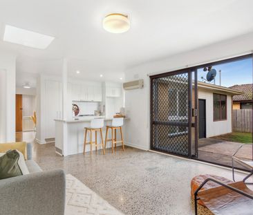 SPACIOUS FAMILY HOME! - Photo 1