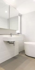 MGM MARTIN - TWO BEDROOM APARTMENT - Photo 3