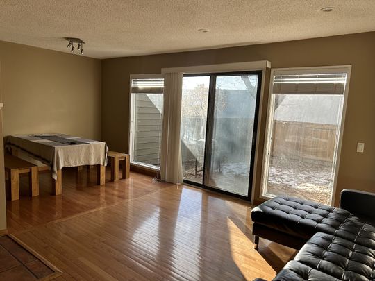 4935 Dalton Dr NW, Calgary - Photo 1