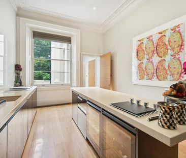 5 bedroom flat in South Kensington - Photo 1