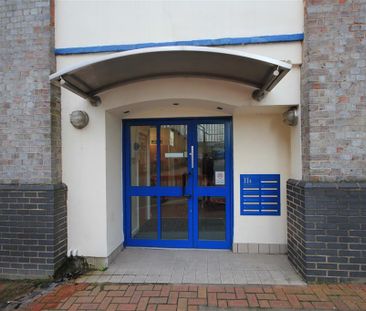 Studio to rent - Photo 6