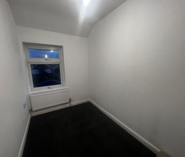 Wroxham Close - Photo 2