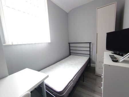 3 bedroom terraced house to rent - Photo 4