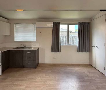 Lovely 2 bedroom home in Te Atatu - Photo 3